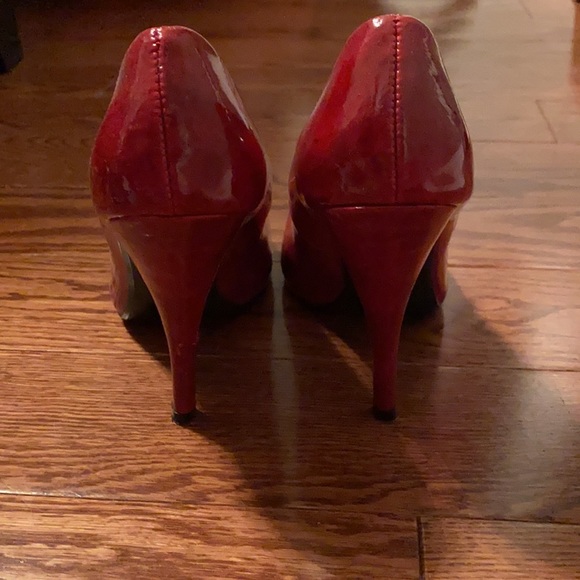 Spring red heels - Picture 3 of 5